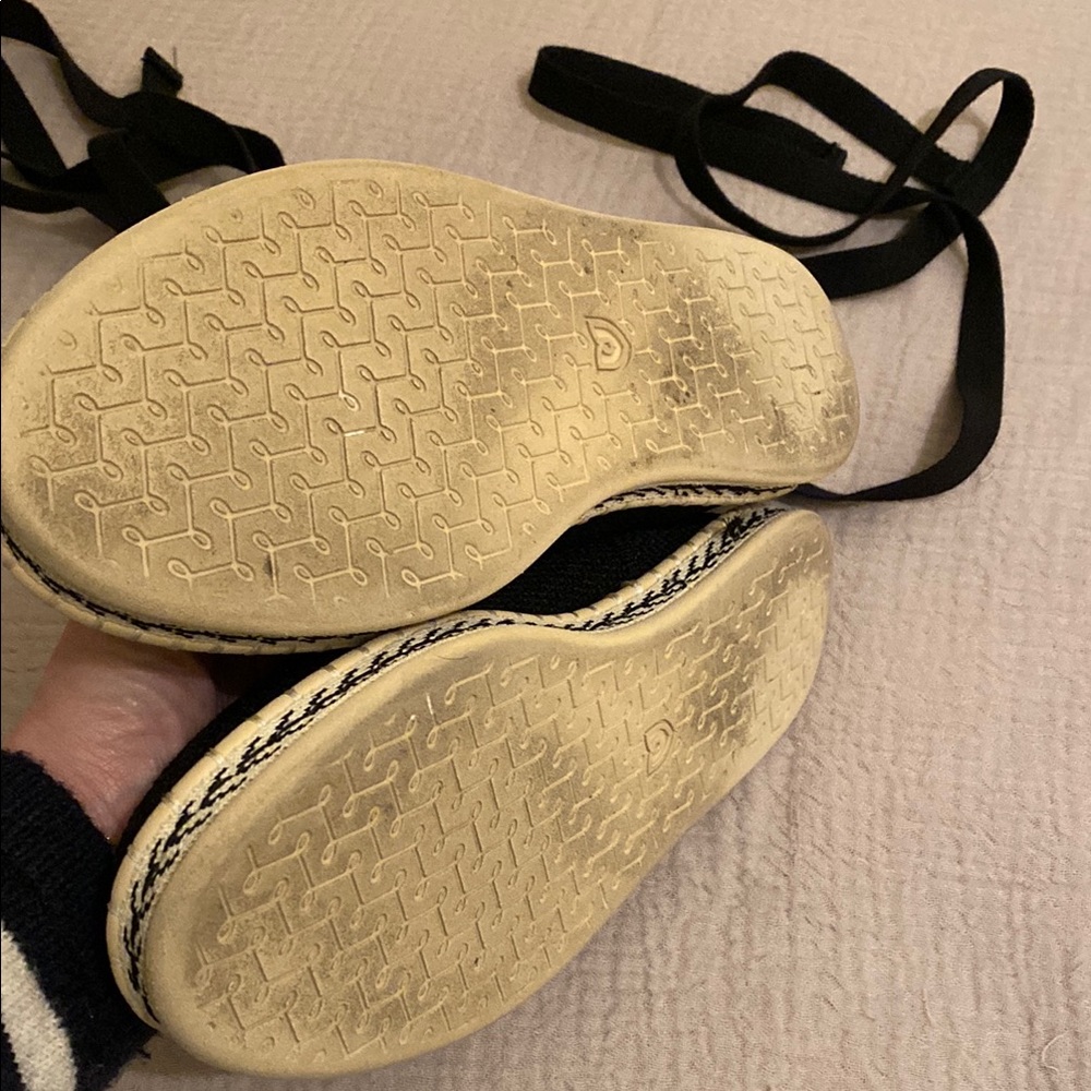 Rothy's Black Espadrille Lace-Up Flats with Natural Jute Trim. Size 7.5 - Picture 6 of 7